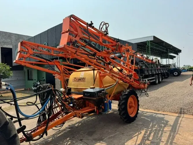 Pulverizador Jacto Columbia Cross Barras Automática