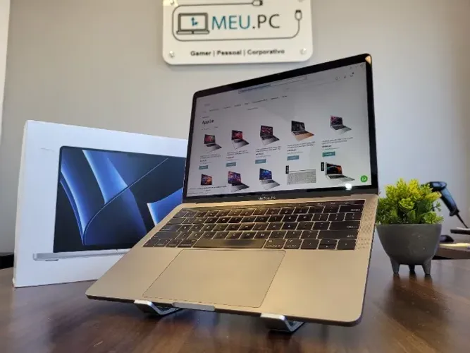 Apple MacBook Pro 2019 c/ TouchBar - Core i5 | Quad Core | 128GB SSD | 8GB DDR3 | 13.3"