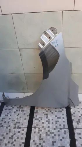 Paralama Toyota Yares Le Original Prata