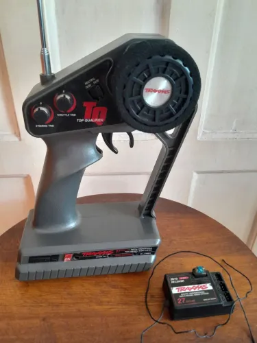 RÁDIO CONTROLE TRAXXAS TQ 27 mhz