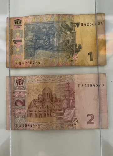Lote 2 Cédulas Ucrânia - 1 e 2 Hryvnia - Príncipes Históricos