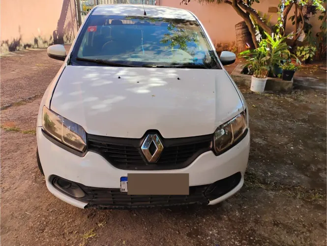 Renualt Logan 17/18 retirada de pecas