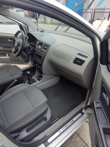 Volkswagen Fox Bluemotion 1.0 MI Total Flex 12V 5P 2015