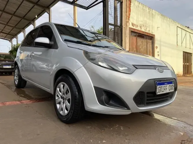 Fiesta Hatch 1.0 completo (Dourados MS)