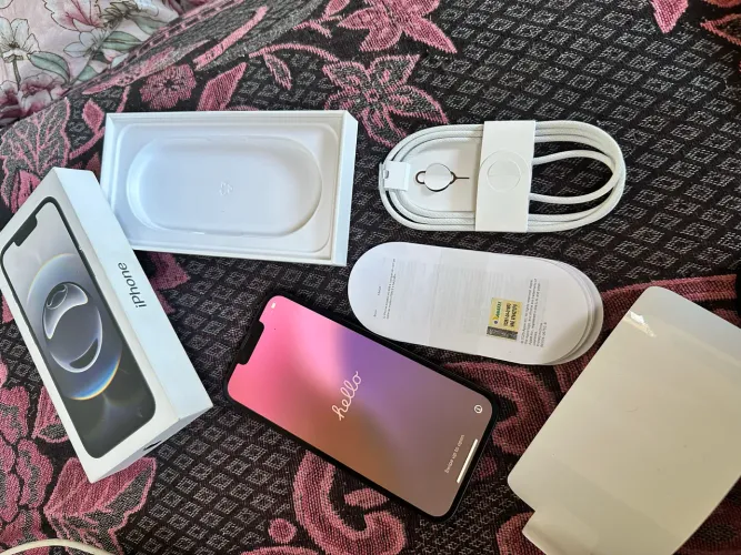 新品未使用　Apple iPhone 16 本体 128GB SIMフリー】iPhone 16 A18 6.1型 ストレージ：128GB デュアルSIM（nano