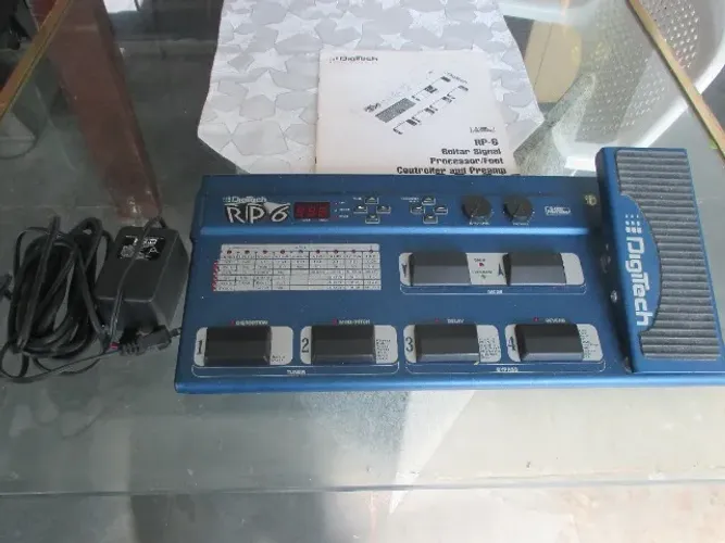 Pedaleira Digitech RP6