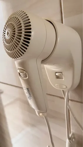 Secador de cabelo de parede 80 reais