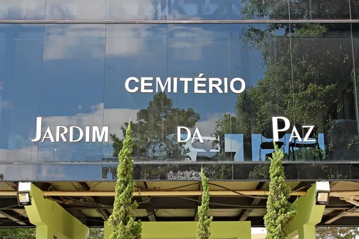 Vende-se jazigo de 3 gavetas