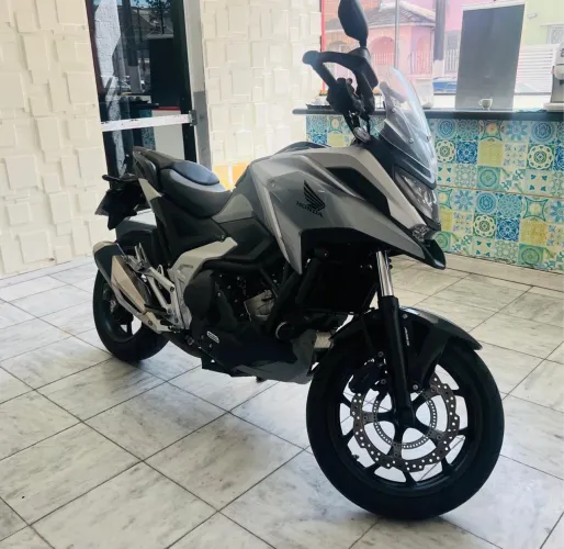 Honda NC 750X DCT 2024 apenas 5.900 km