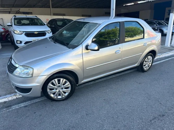 Renault Logan Expression Hi-flex 1.6 8V 4P 2012