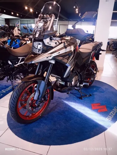 SUZUKI DL VSTROM 1050 7.700KM COMPLETA