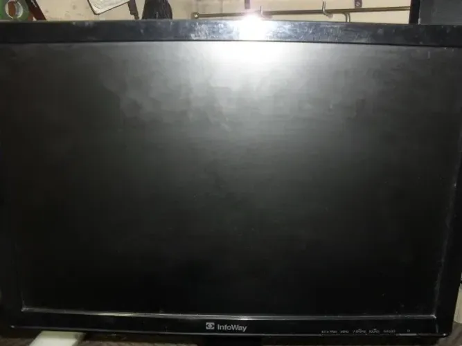 monitor 15 pol funcionando