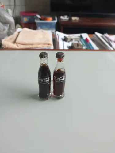 Duas Garrafas Miniaturas Raras da Coca-Cola Vintage. Anos 80.