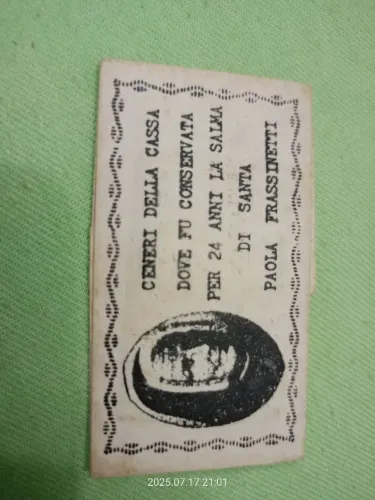 CINZAS DA CAIXA ONDE FOI CONSERVADO POR 24 ANOS O CORPO DE SANTA PAOLA FRASSINETTI