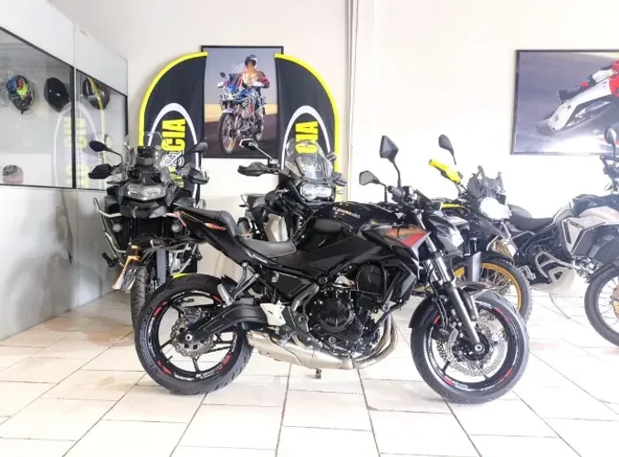 KAWASAKI Z 650 ABS PRETA 2020-2021