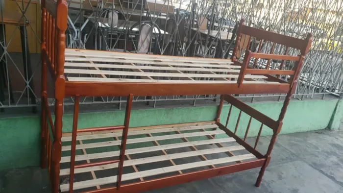 Beliche de Madeira Maciça levo hoje 