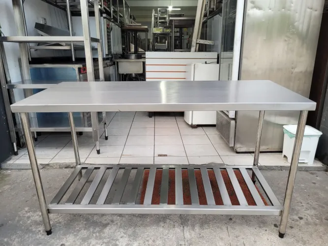 Mesa de Aço Inox 304 para Cozinha Industrial