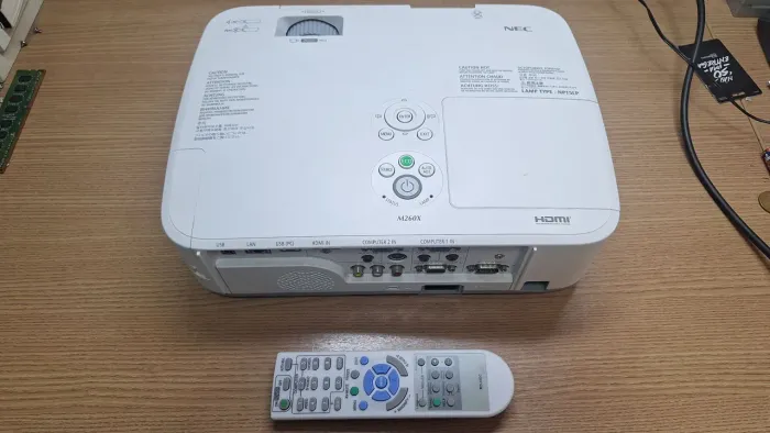 Projetor NEC M260X - FULL HD Lampada 97% oferta