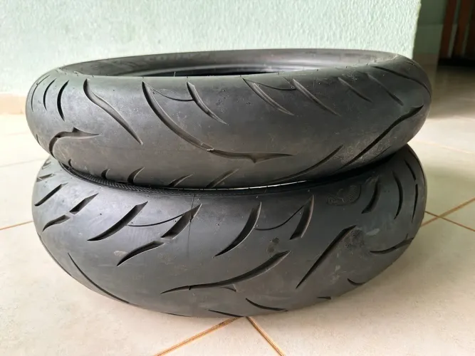 Pneus Avon Cobra para Triump Bobber