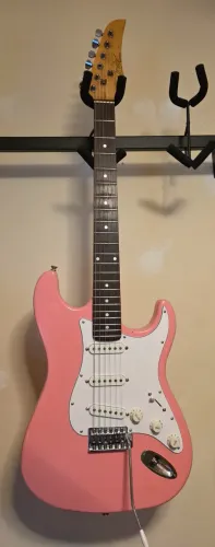 Guitarra Stratocaster Rosa Com Upgrade