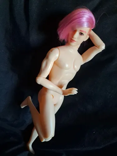 Boneco Ken Genérico Articulado com Cabelo Rosa