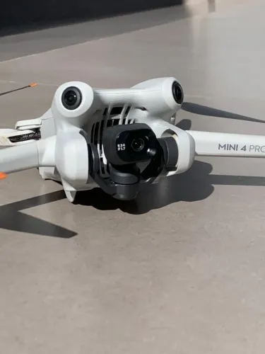 Drone DJI Mini 4 Pro + Kit Fly More + Acessórios (Leia o anúncio)