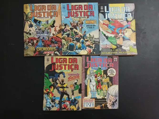 Coleção Gibis anos 80 Liga da Justiça Internacional  9,10,11,14 e 21