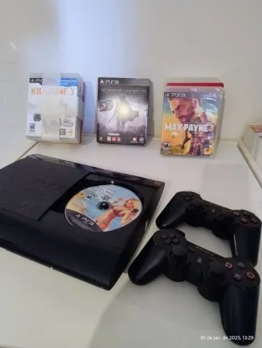 PS3 em ótimo estado.