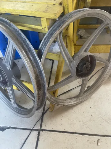 Par de roda de moto Cinquentinha