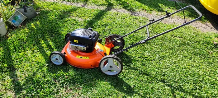 Cortador grama huskvarna gasolina