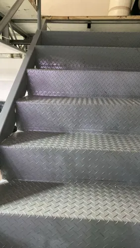 Mezanino á venda