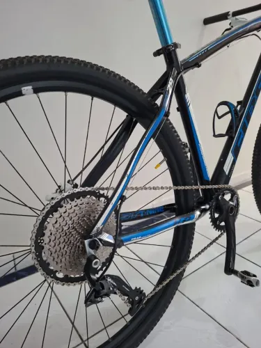 BIKE ARO 29 - PERFORMANCE E CONFORTO (OPORTUNIDADE).