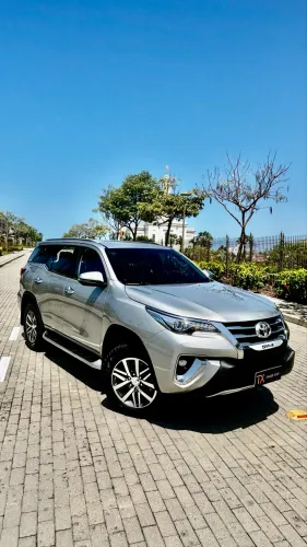 Toyota Hilux SW4 SRX 4X4 2.8 TDI 16V Dies. Aut. 2019