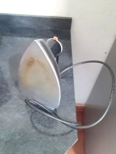 Ferro de passar 110V