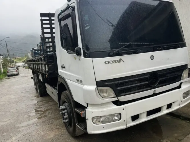 Mercedes artego  1518