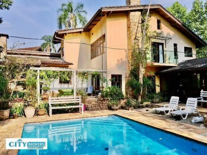 Casa em Condomínio em Mairiporã 4 suítes, 3 vagas, piscina e acabamento premium