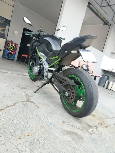 Kawasaki 900