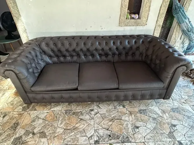 Sofás Chesterfield Clássicos - 2 e 3 Lugares