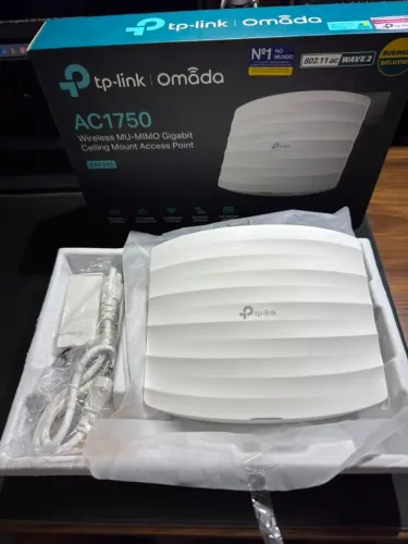 Roteador Access Point TP-Link Omada EAP245 AC1750 - Seminovo na Caixa