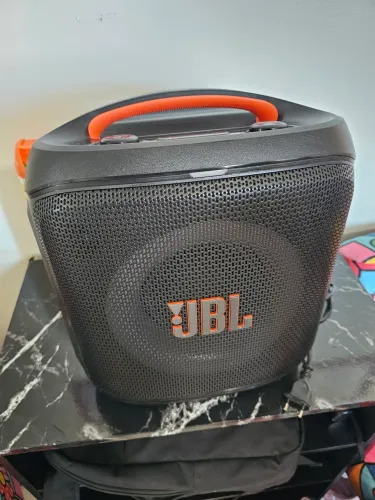 Caixa JBl party box Encore Essence 2