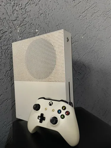 XBOX ONE S 1T Na caixa