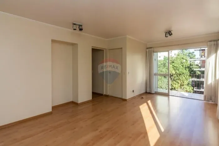 Apartamento com Varanda na Vila Madalena, a 850 m do Metrô