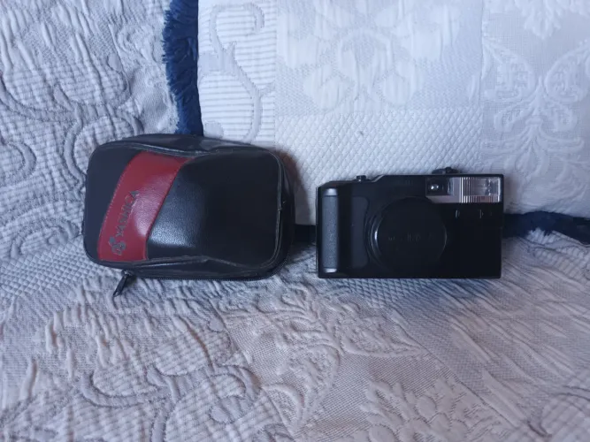 Máquina Fotográfica Yashica