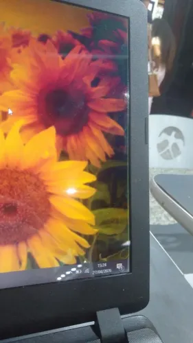 Tela de 15"6 slim Full HD 