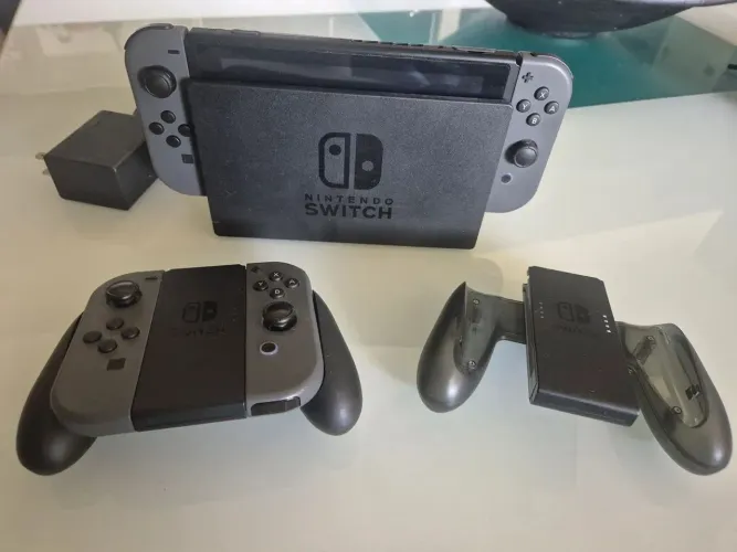 Nintendo Switch - Joycon extras e cartão SD de 512gb