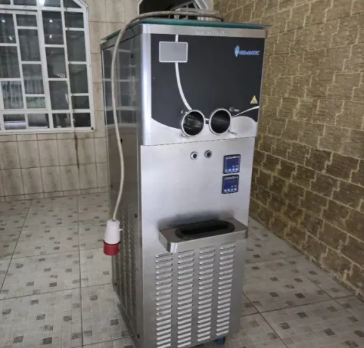 Máquina de Sorvete Gelmatic Adaptada para Açaí