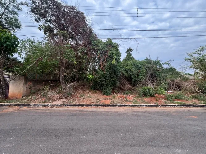 Lote Condomínio Mansões Entre Lagos