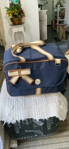 Bolsa infantil, semi nova grande