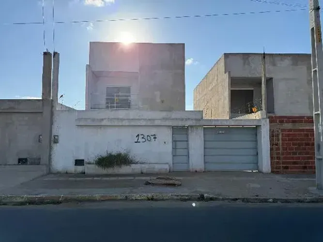 Casa 4 quartos, varanda, 3 WC Loteamento Cidade Modelo, Vitória da Conquista BA