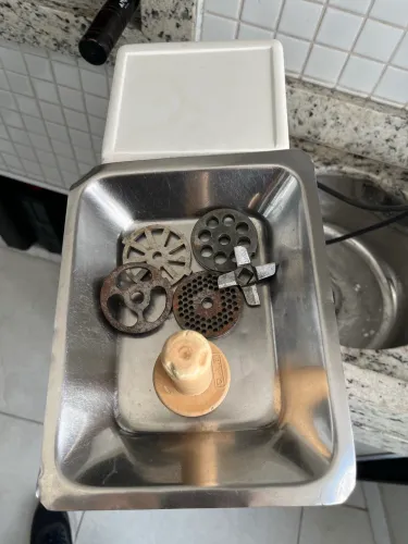 Moedor de carne elétrico CAF